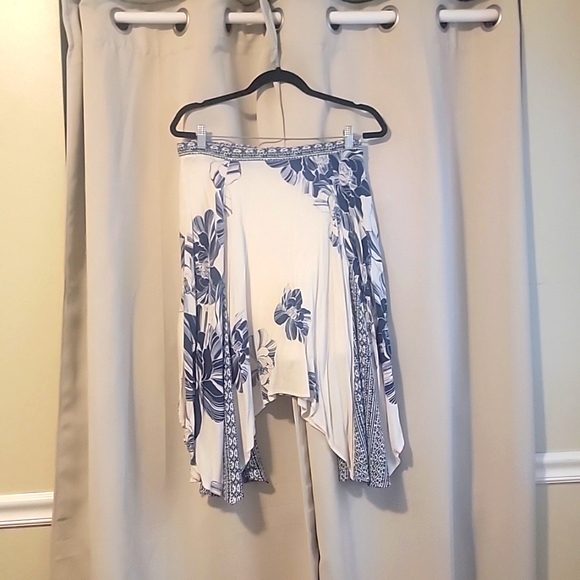 Floral Flowy Skirt - Picture 1 of 4